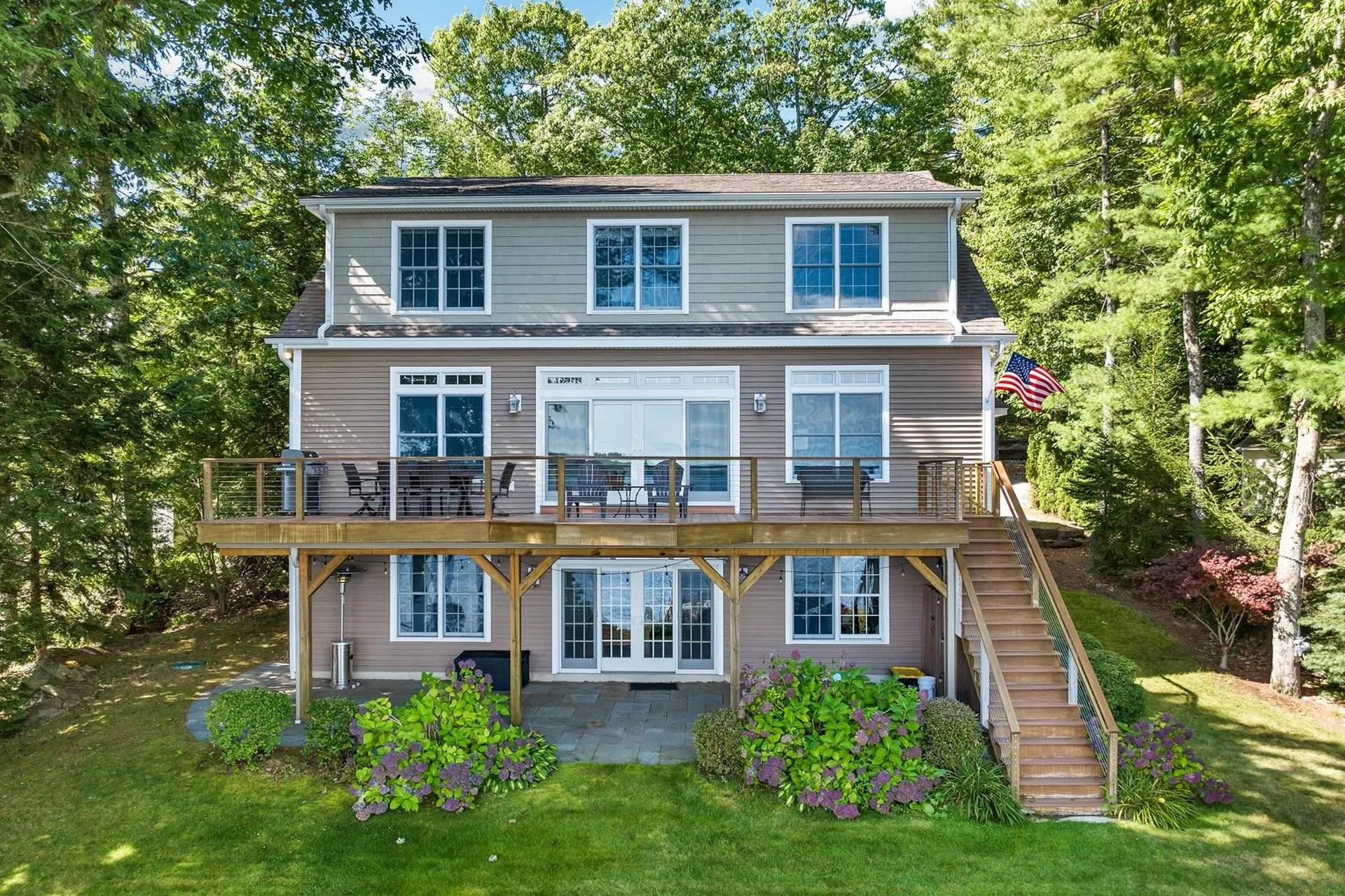 113 Dockham Shore Road Gilford NH 03249