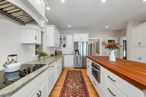 113 Dockham Shore Road Gilford NH 03249