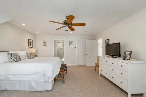 113 Dockham Shore Road Gilford NH 03249