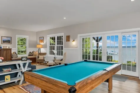 113 Dockham Shore Road Gilford NH 03249