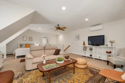 113 Dockham Shore Road Gilford NH 03249