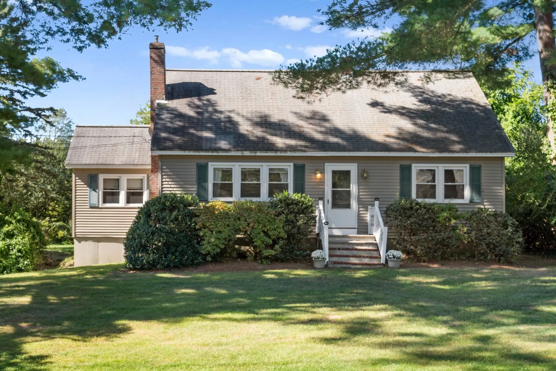 6 Hopkins Drive Hudson NH 03051