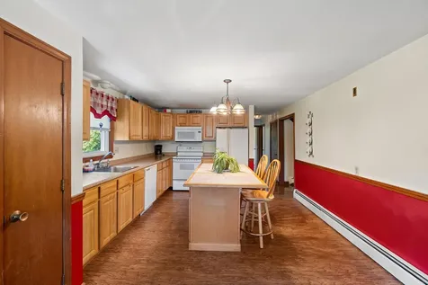 6 Hopkins Drive Hudson NH 03051