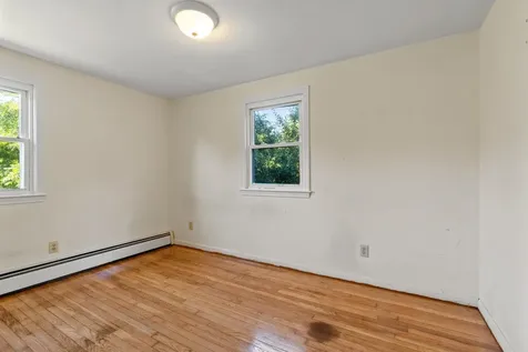 6 Hopkins Drive Hudson NH 03051