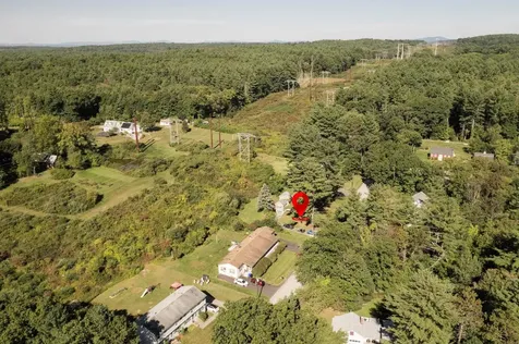 6 Hopkins Drive Hudson NH 03051