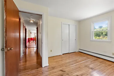 6 Hopkins Drive Hudson NH 03051