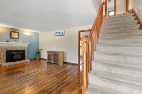 6 Hopkins Drive Hudson NH 03051