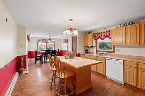 6 Hopkins Drive Hudson NH 03051