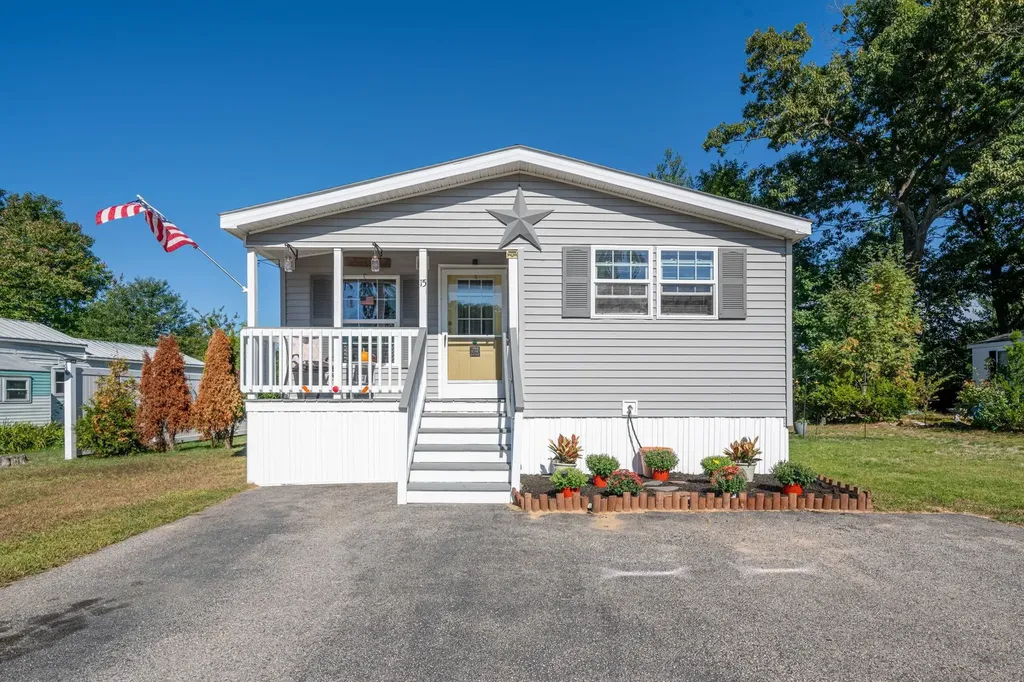 15 West Lane Rochester NH 03867