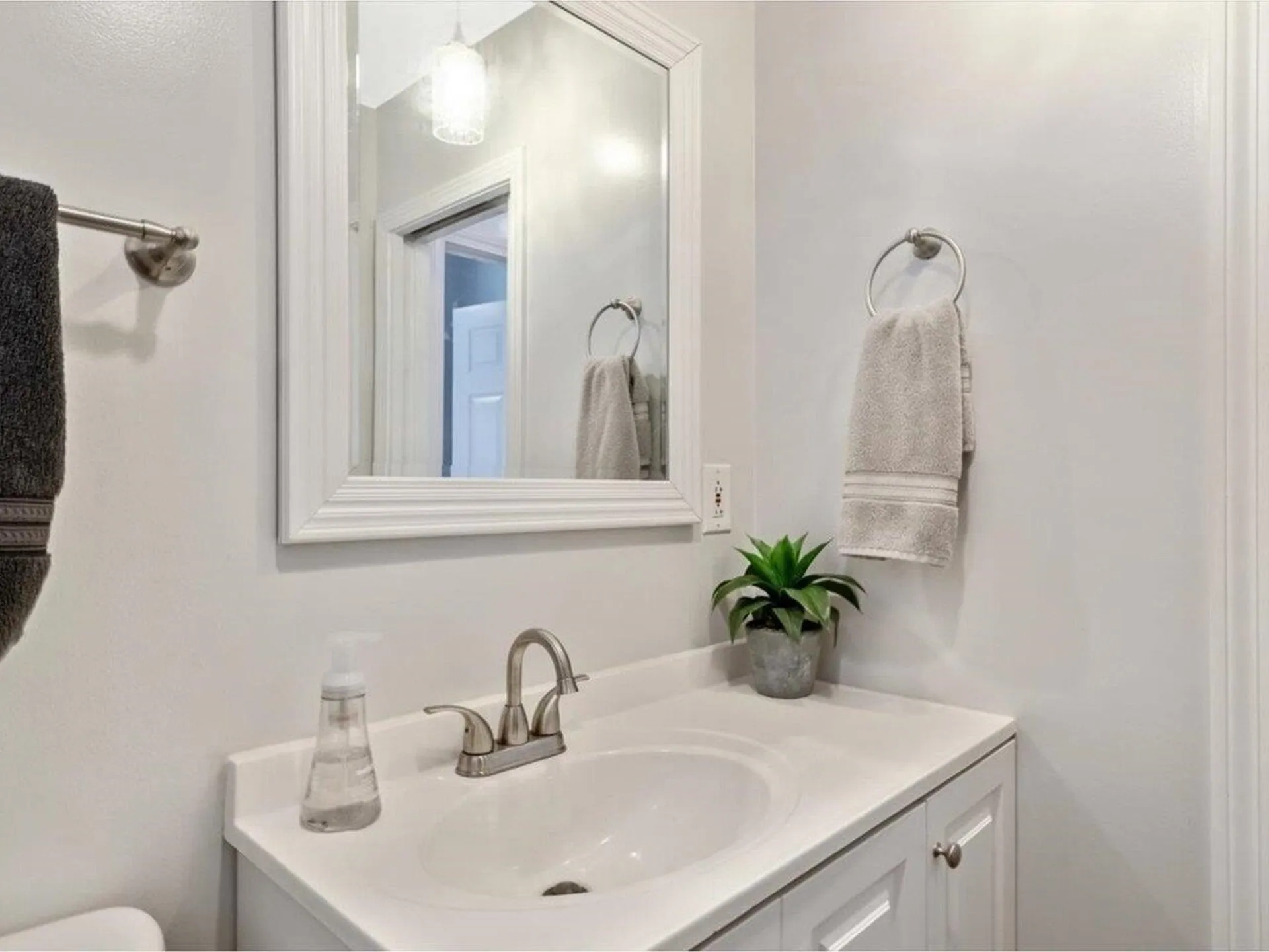 8 Woodcrest Circle Milton VT 05468