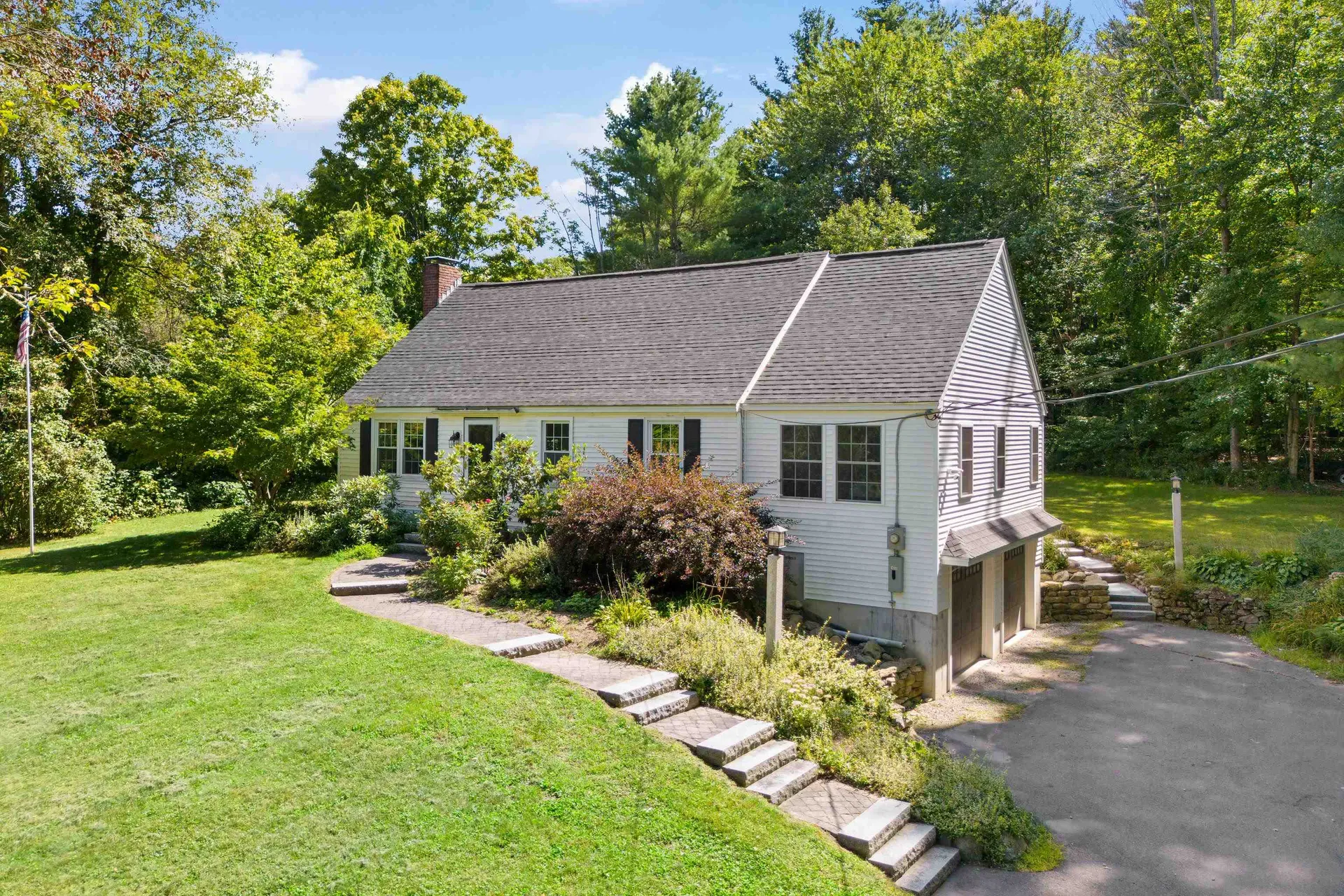 11 Lesnyk Road Goffstown NH 03045