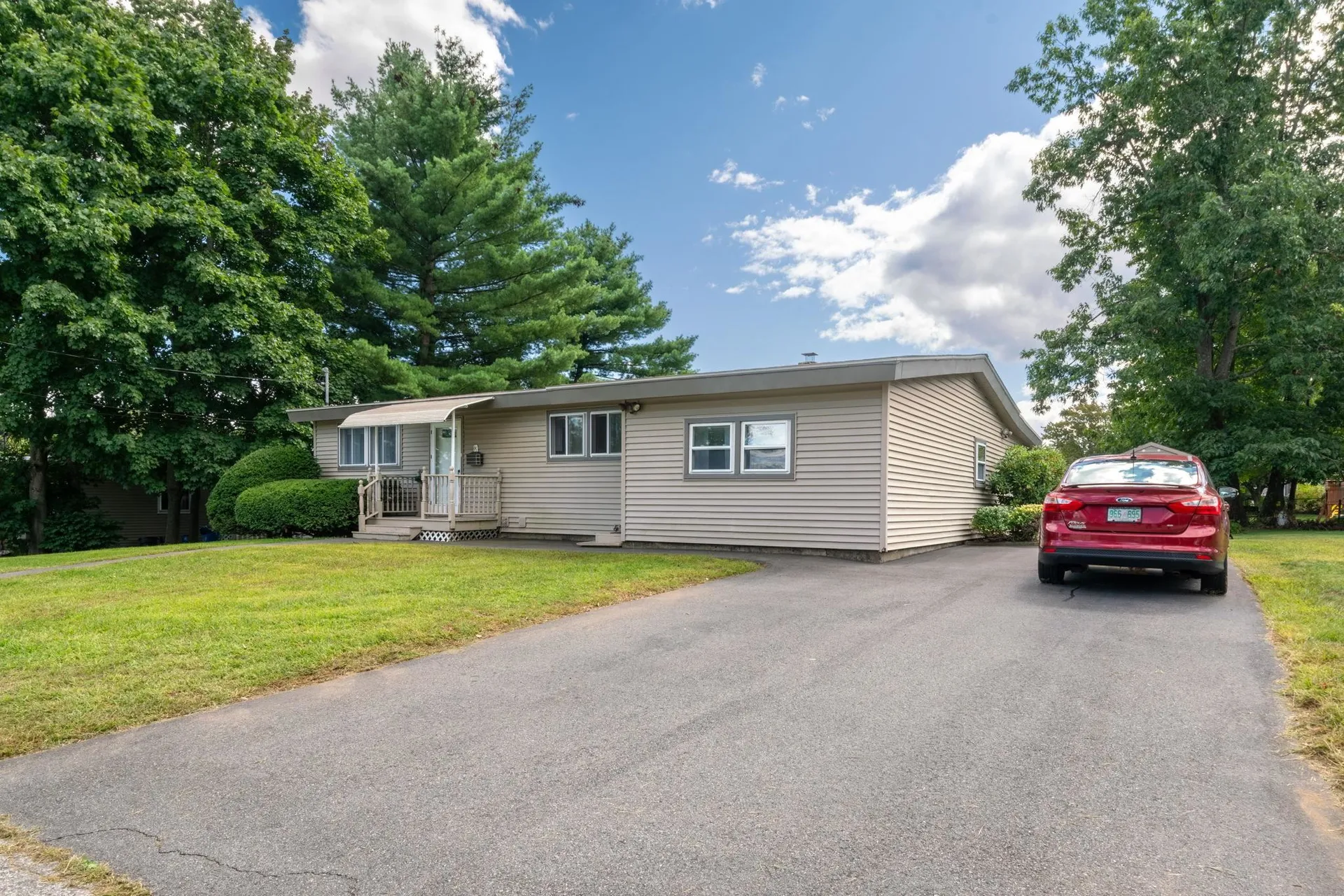 95 Roycraft Road Manchester NH 03103