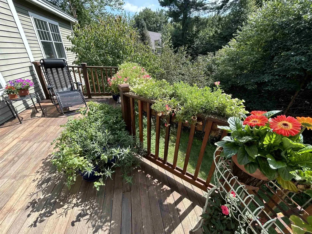 15 Scanlon Way Newfields NH 03856