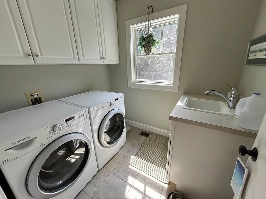 15 Scanlon Way Newfields NH 03856