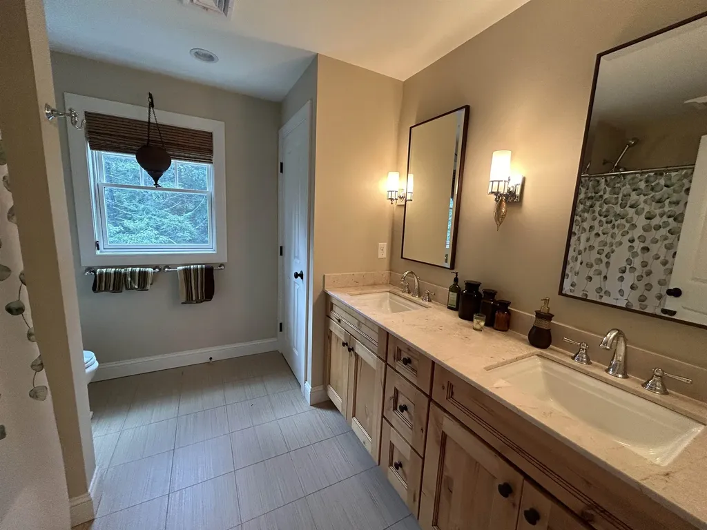 15 Scanlon Way Newfields NH 03856