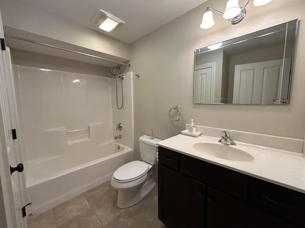 15 Scanlon Way Newfields NH 03856