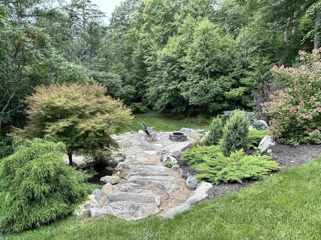 15 Scanlon Way Newfields NH 03856