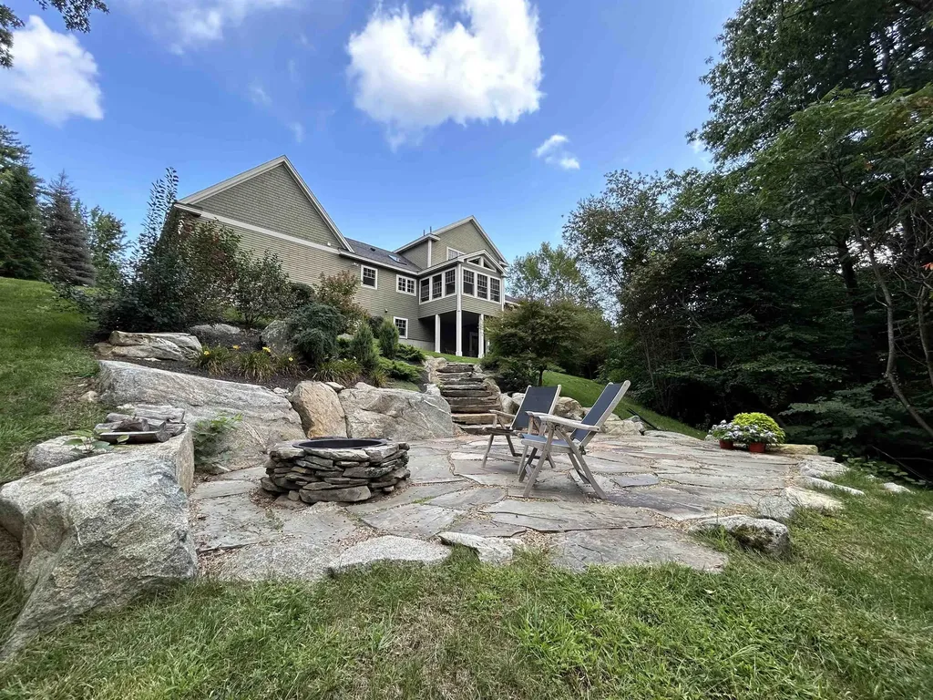 15 Scanlon Way Newfields NH 03856