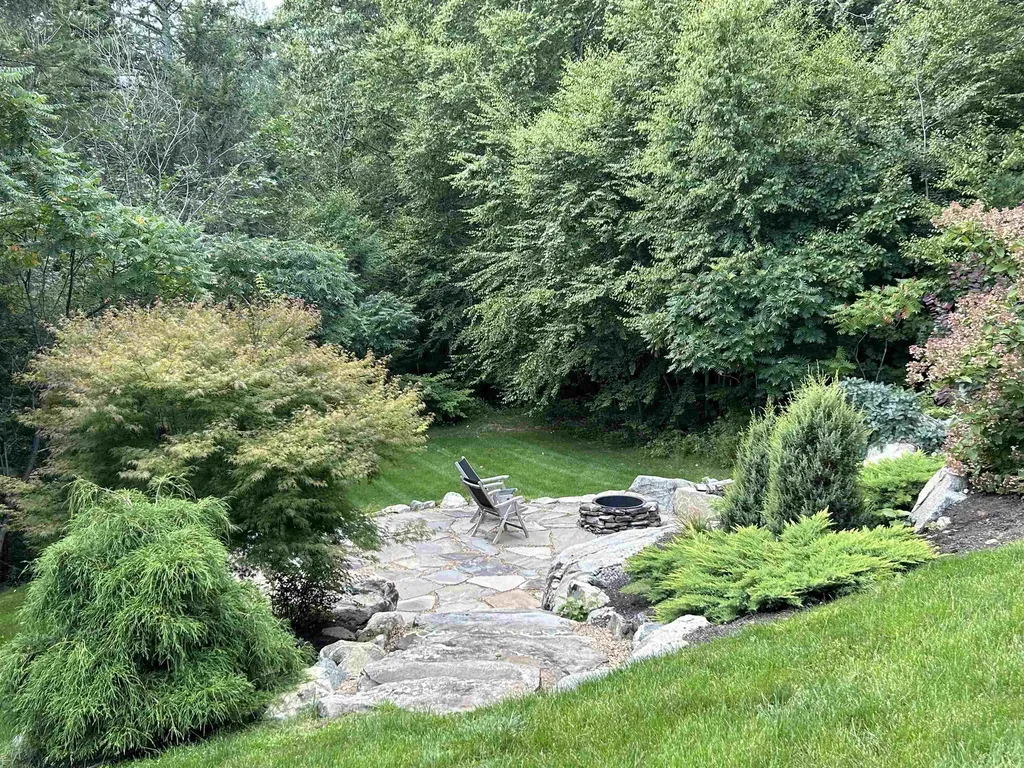 15 Scanlon Way Newfields NH 03856