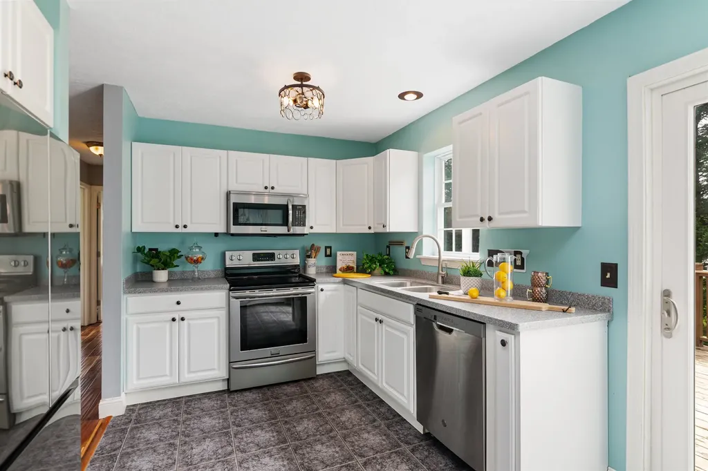22 Tanglewood Drive St. Albans Town VT 05478
