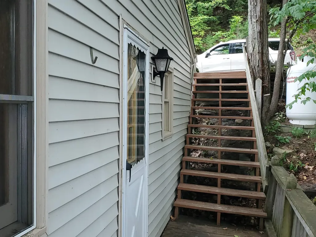84 Lake Street Enfield NH 03748