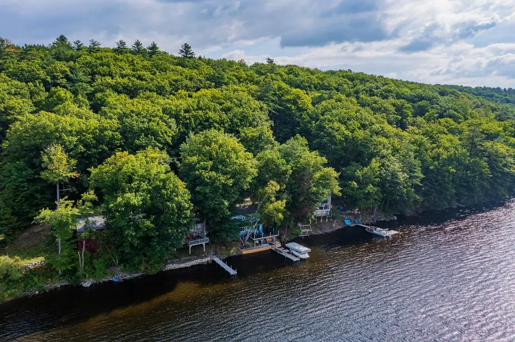 84 Lake Street Enfield NH 03748