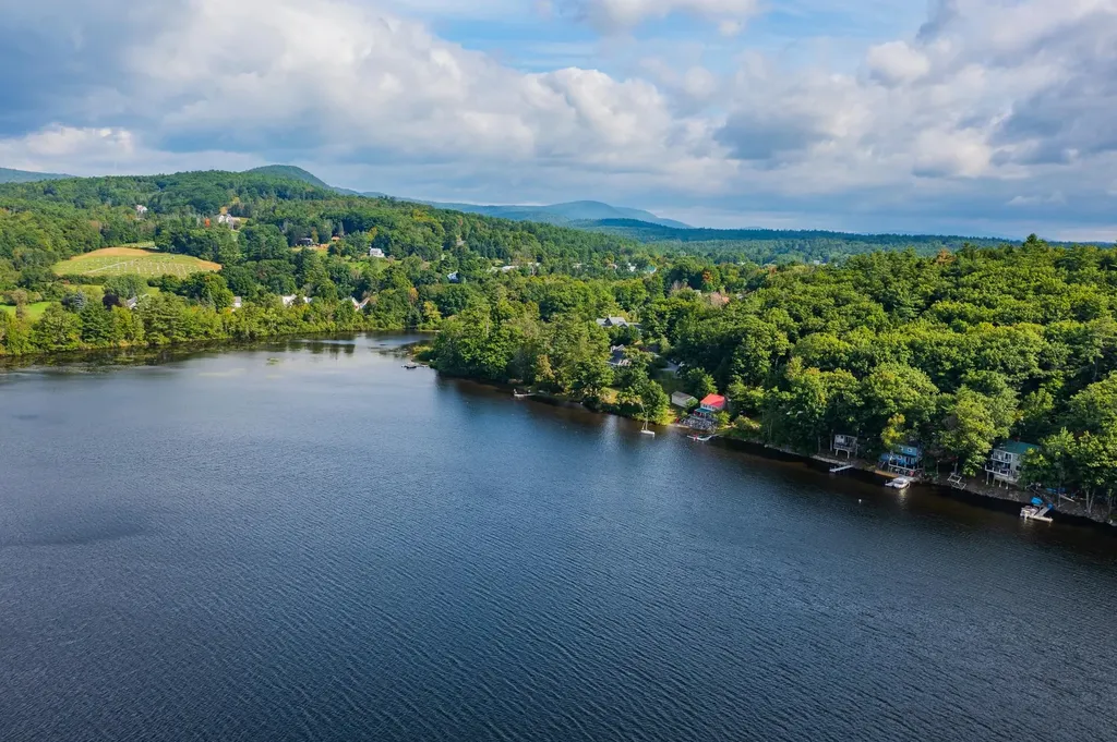 84 Lake Street Enfield NH 03748