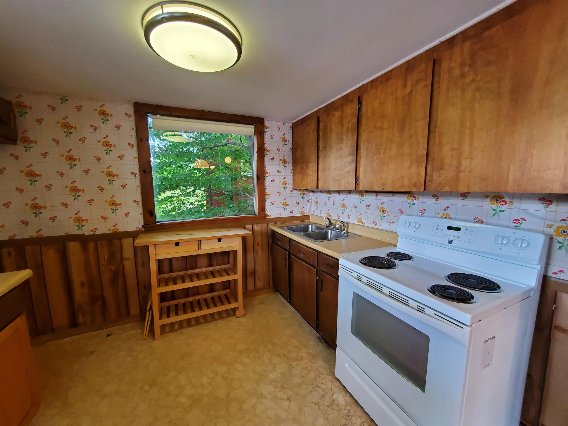 84 Lake Street Enfield NH 03748