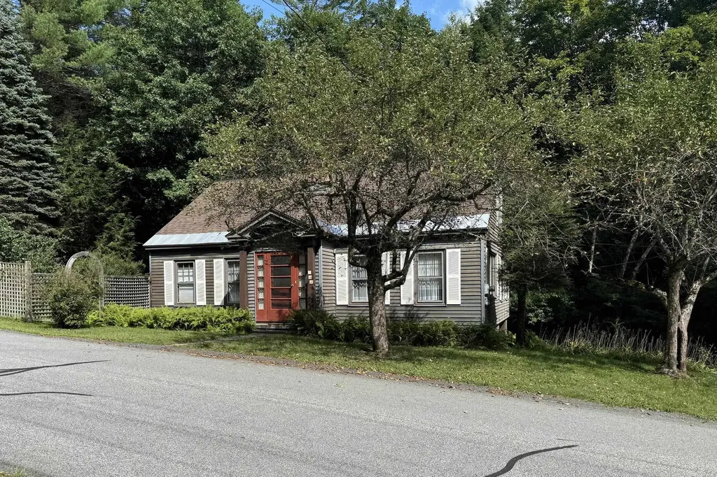 169 New England Drive Brattleboro VT 05301