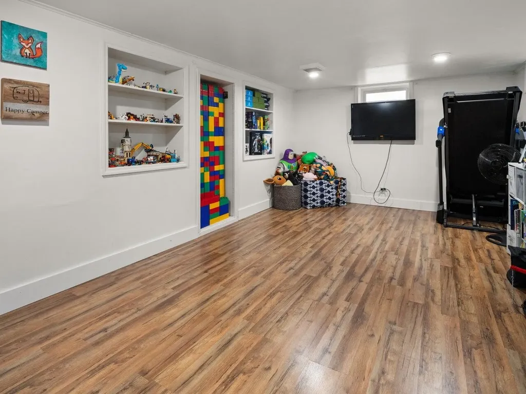 220 James Avenue Burlington VT 05408