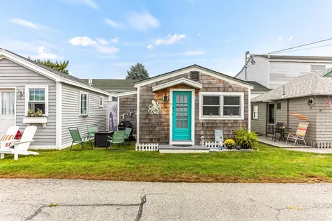 7 Smith Avenue Hampton NH 03842