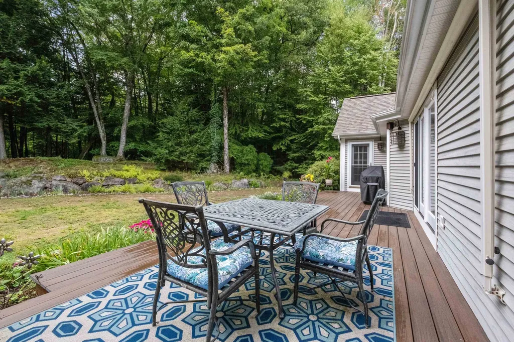 1018 Farrington Corner Road Hopkinton NH 03229