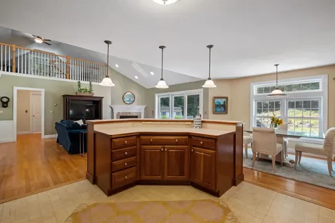 1018 Farrington Corner Road Hopkinton NH 03229