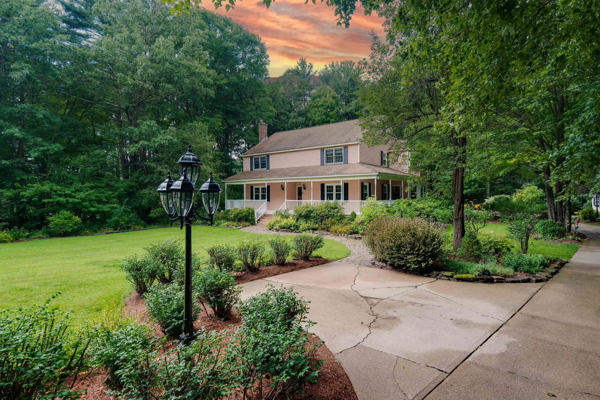 4 Mckinney Drive Hudson NH 03051
