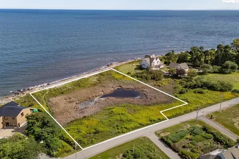 75 Goodwin Road Kittery ME 03905