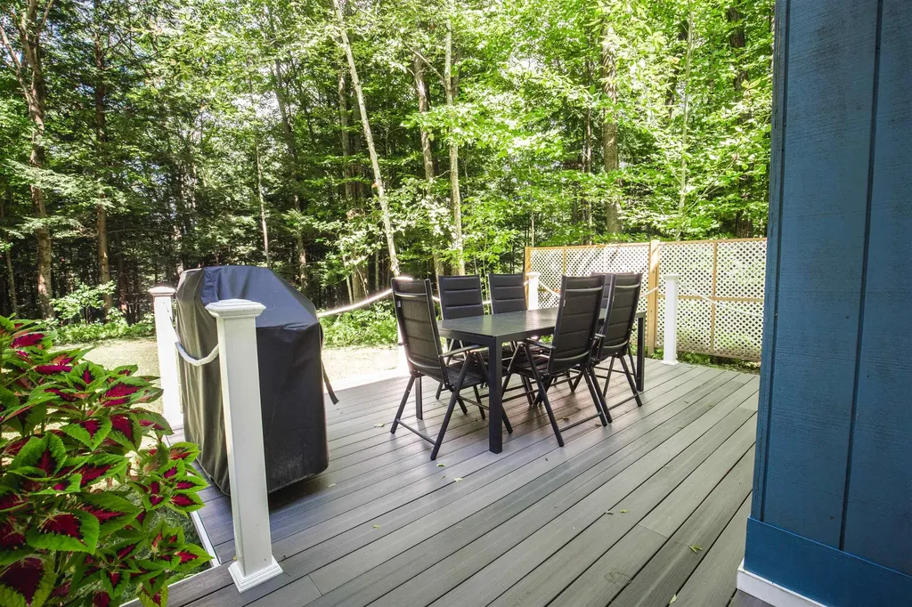 8 Oak Ridge Road Plymouth NH 03264