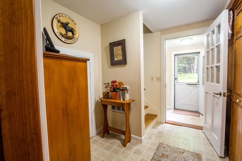 8 Oak Ridge Road Plymouth NH 03264