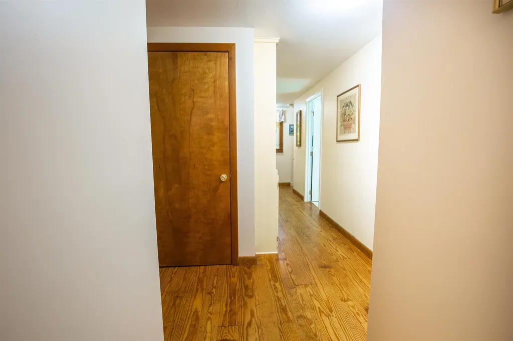 8 Oak Ridge Road Plymouth NH 03264