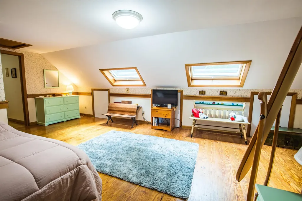 8 Oak Ridge Road Plymouth NH 03264