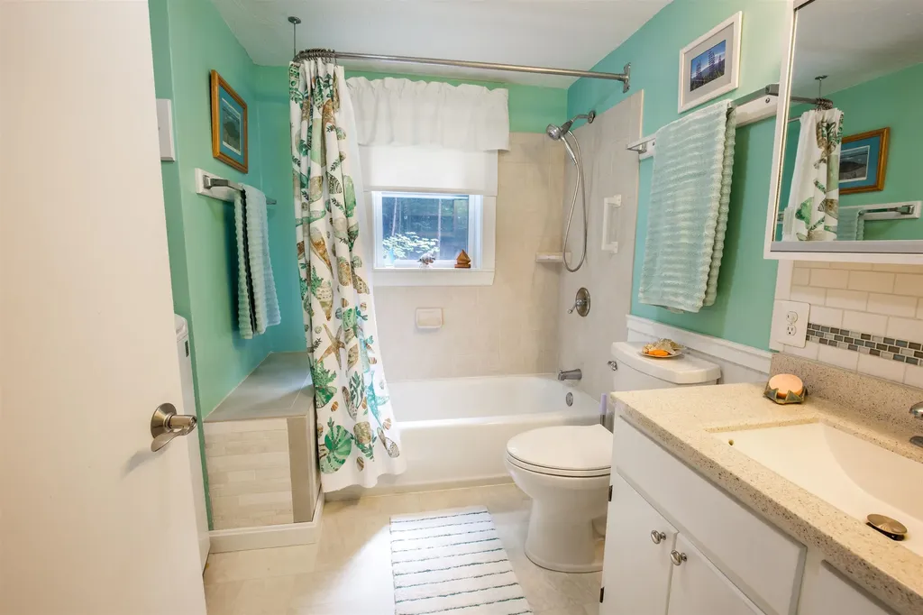 8 Oak Ridge Road Plymouth NH 03264