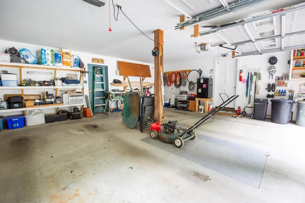 8 Oak Ridge Road Plymouth NH 03264