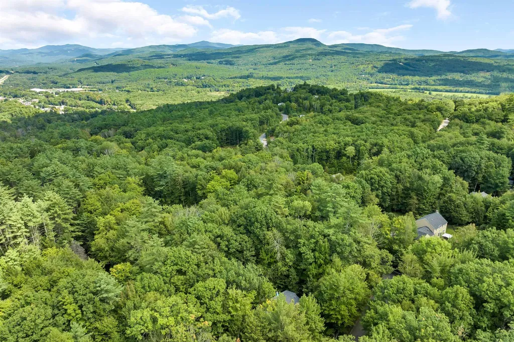 8 Oak Ridge Road Plymouth NH 03264