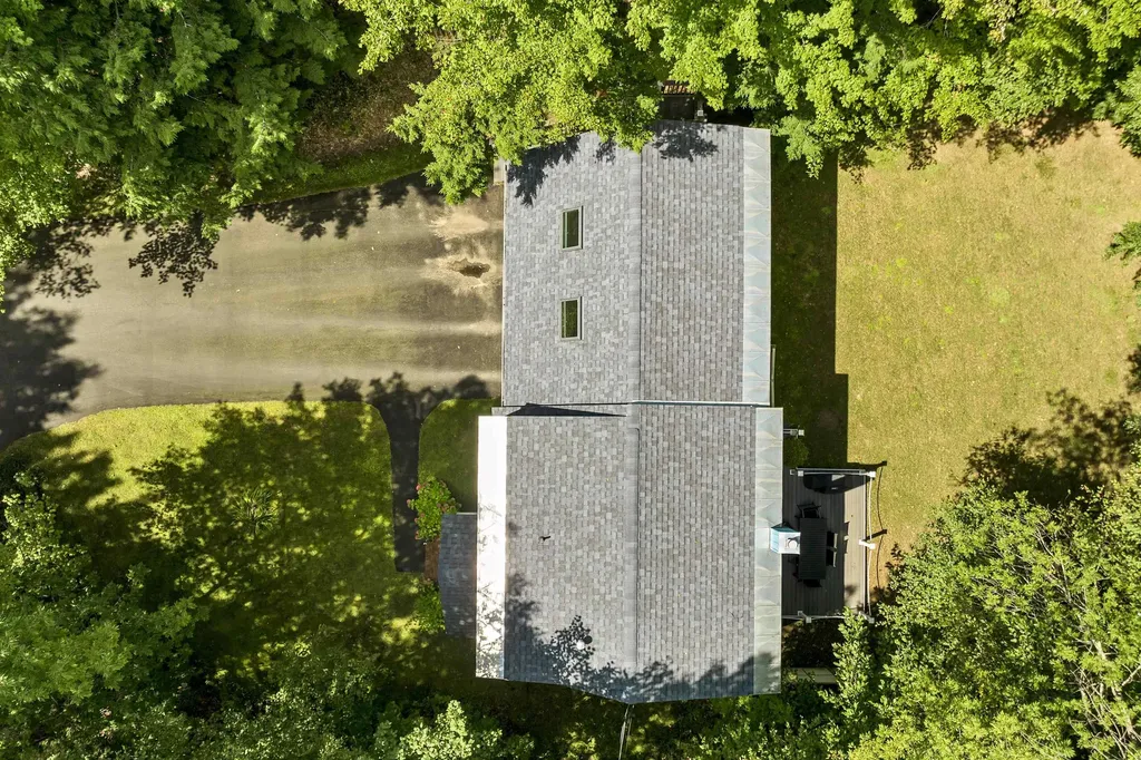 8 Oak Ridge Road Plymouth NH 03264