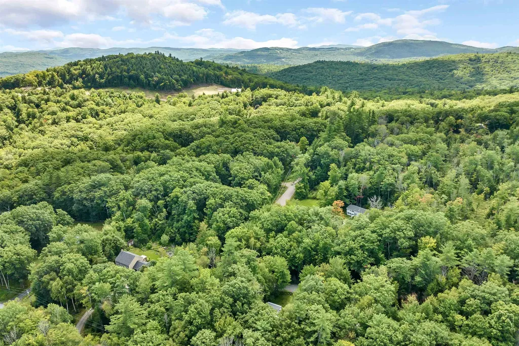 8 Oak Ridge Road Plymouth NH 03264