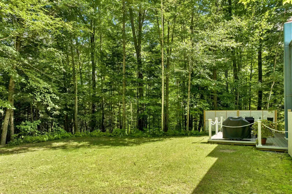 8 Oak Ridge Road Plymouth NH 03264