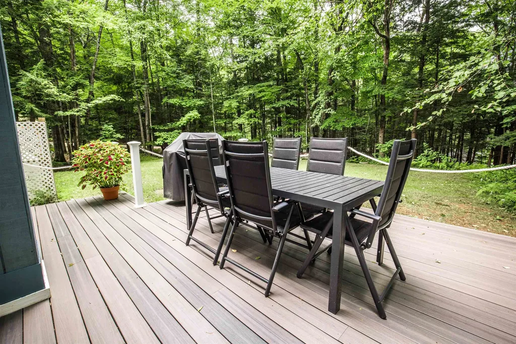 8 Oak Ridge Road Plymouth NH 03264