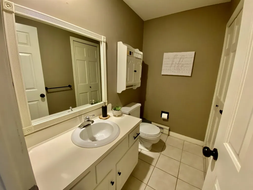 976 Hard Road Hartford VT 05059