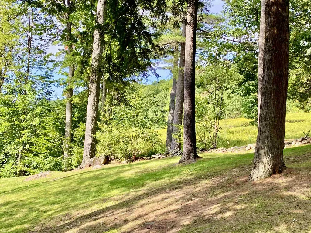 976 Hard Road Hartford VT 05059