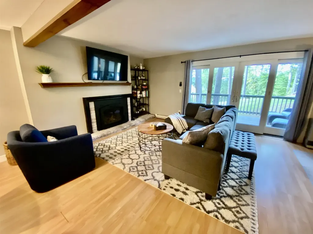 976 Hard Road Hartford VT 05059