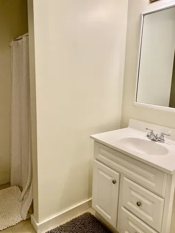 976 Hard Road Hartford VT 05059